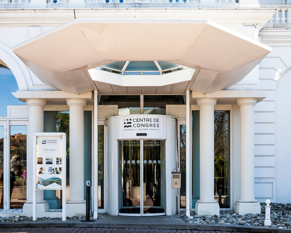 Entrée du Centre de Congrès